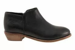 SoftWalk Rocklin -Boots Shop S1457 001 outside